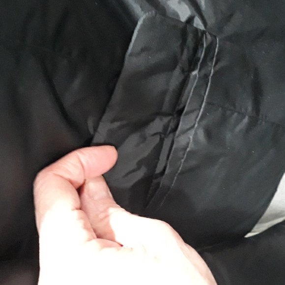 Talbots black nylon blend 3 button blazer. Size 6 - Picture 3 of 11